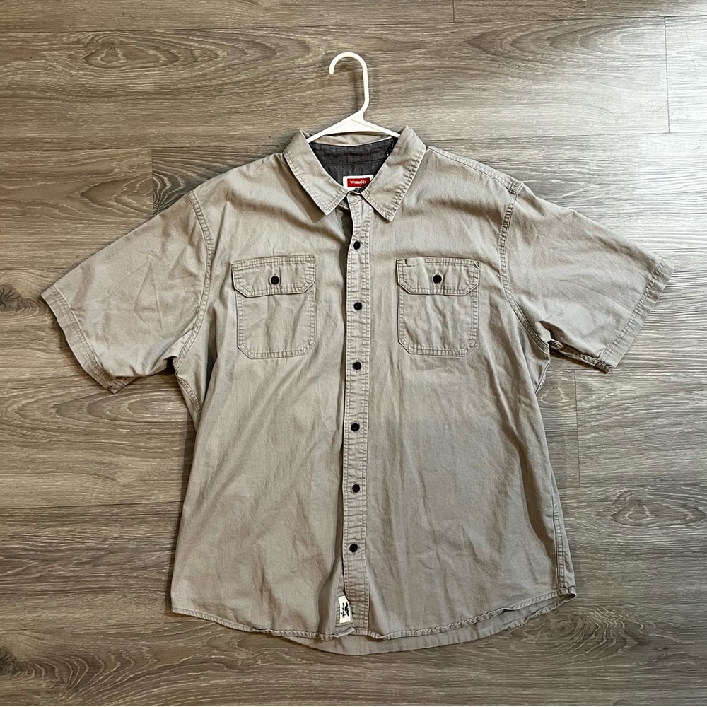 Wrangler / XL / Button-Up T-Shirt / NWOT / Gray